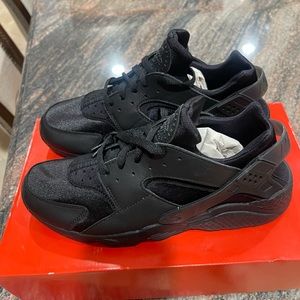New in box Nike Air Huarache
